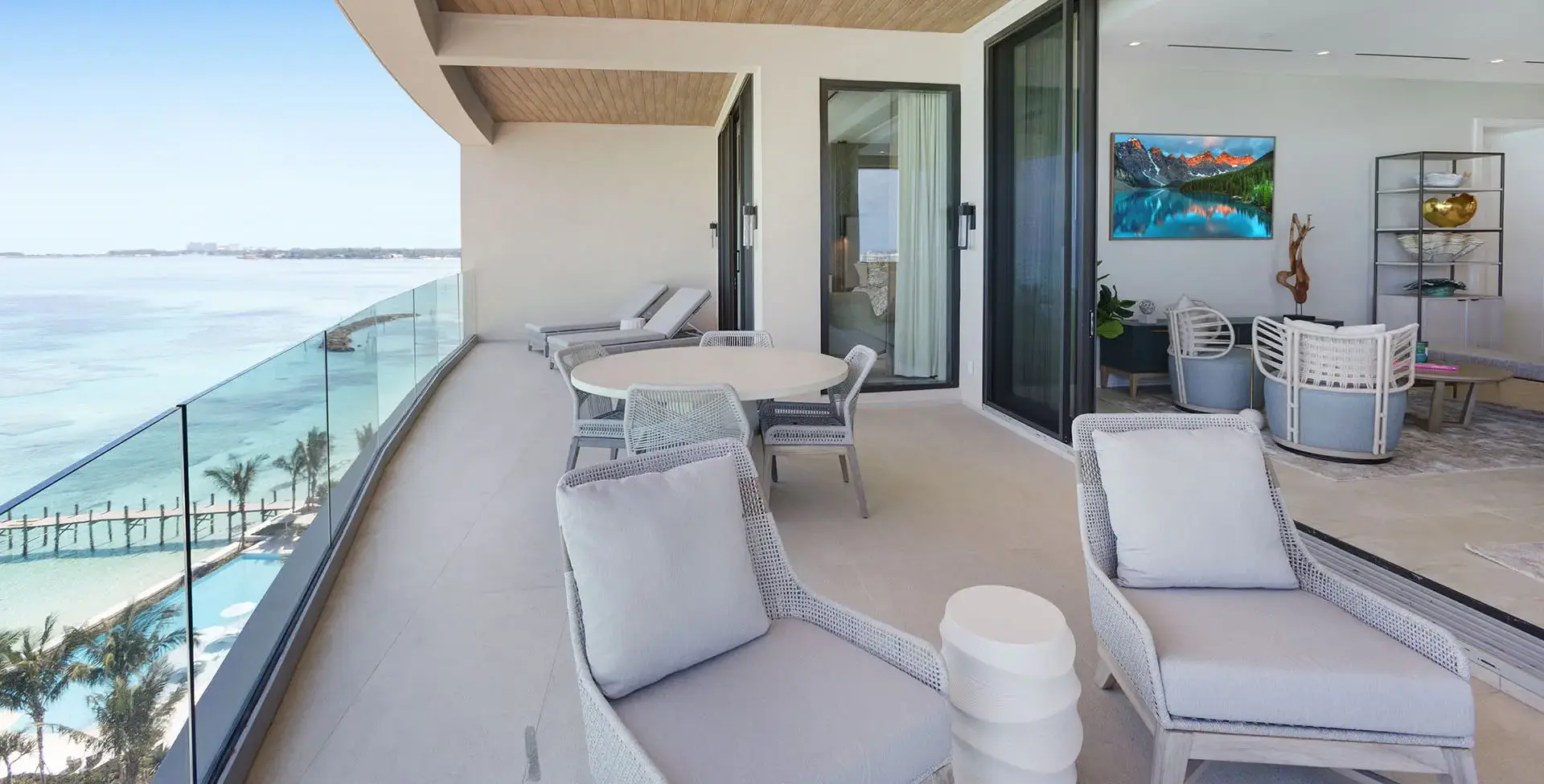 AJ3A7253-2 - Balcony